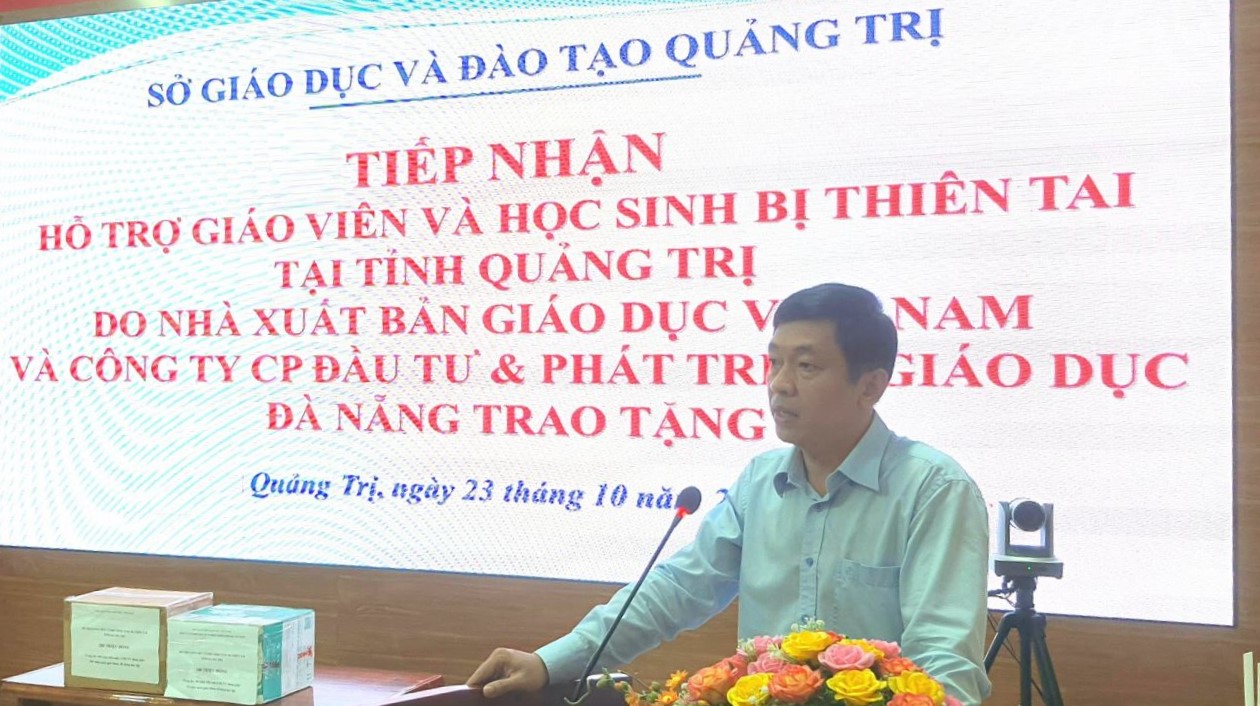NXB Giáo dục Việt Nam hỗ trợ đồng bào miền Trung khắc phục hậu quả thiên tai, lũ lụt