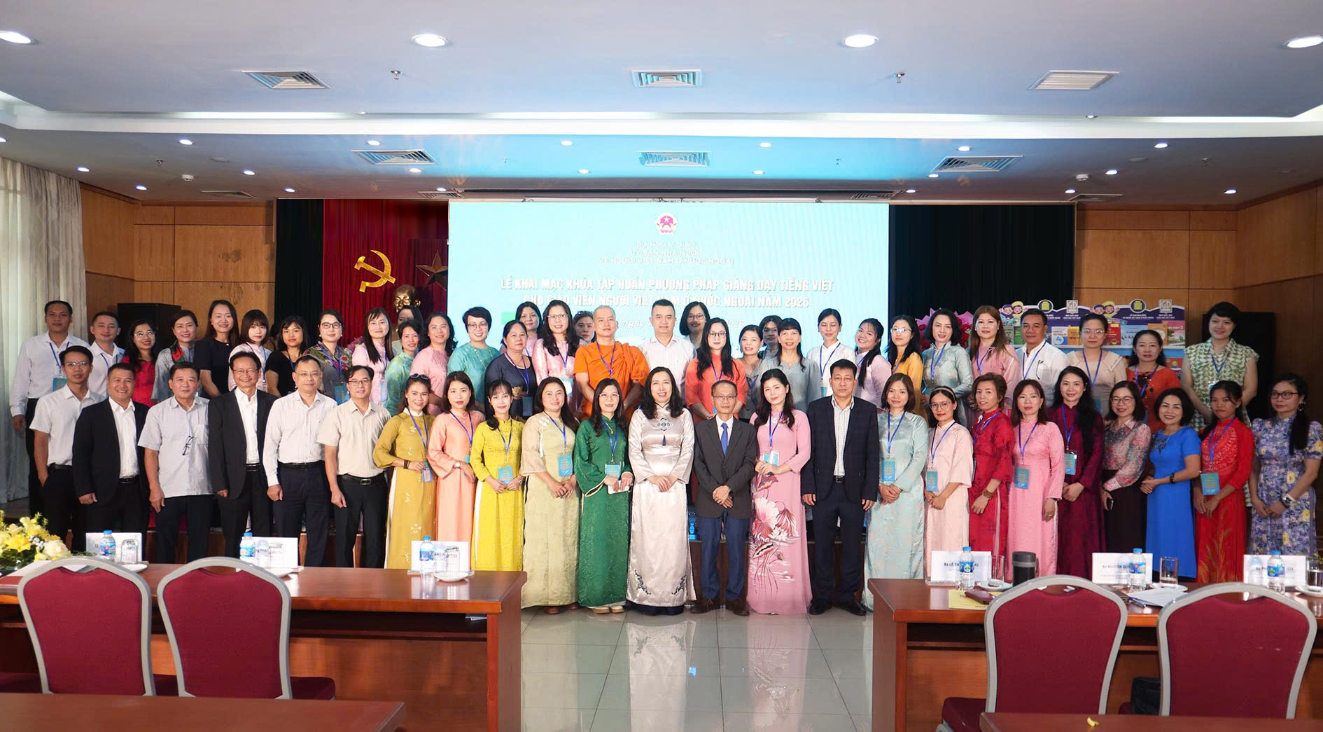 Nhà xuất bản Giáo dục Việt Nam tiếp tục đồng hành cùng giáo viên người Việt Nam ở nước ngoài trong hành trình giữ gìn và lan tỏa Tiếng Việt