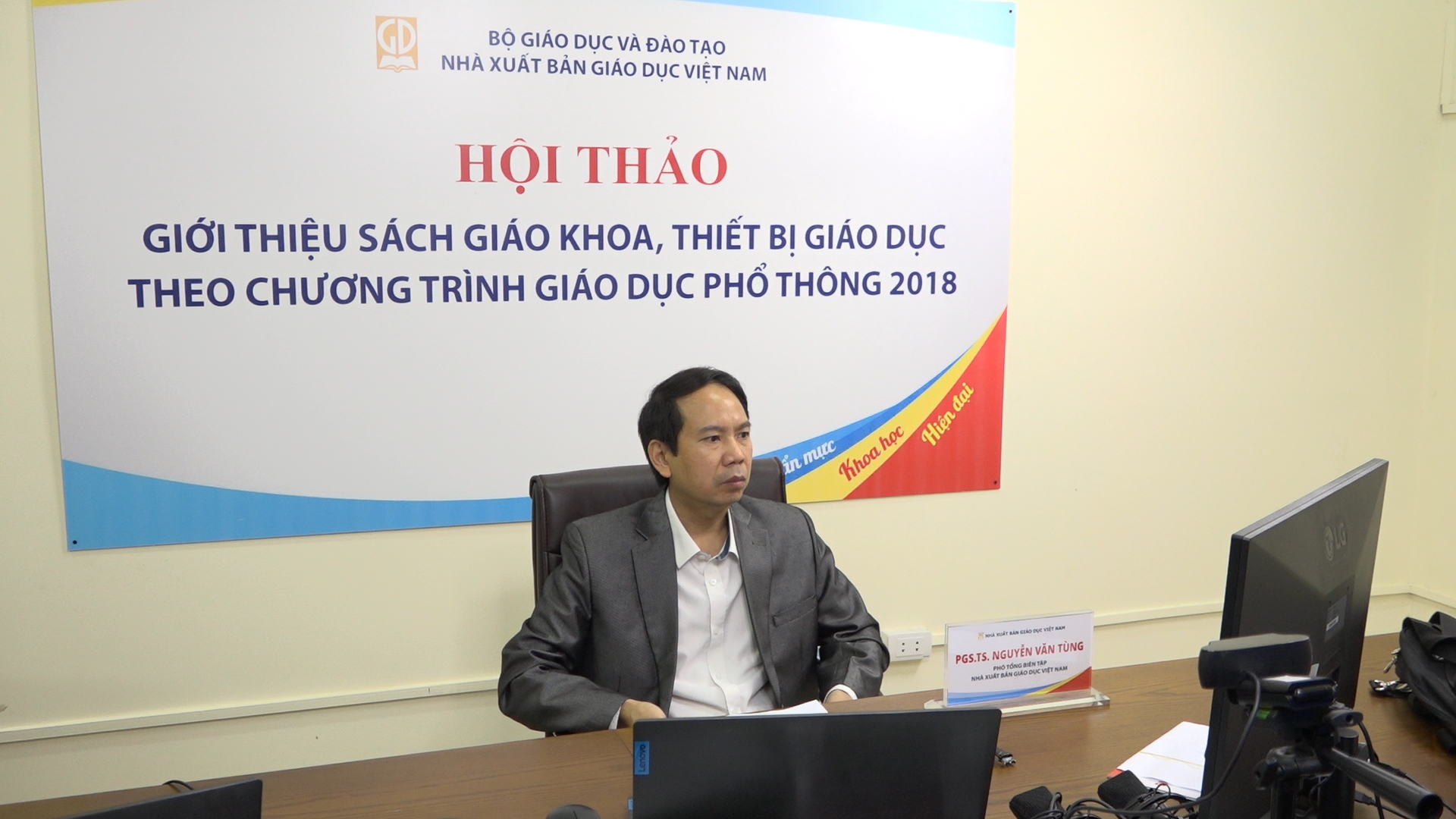 Nhà xuất bản Giáo dục Việt Nam ưu tiên giới thiệu SGK theo hình thức trực tuyến