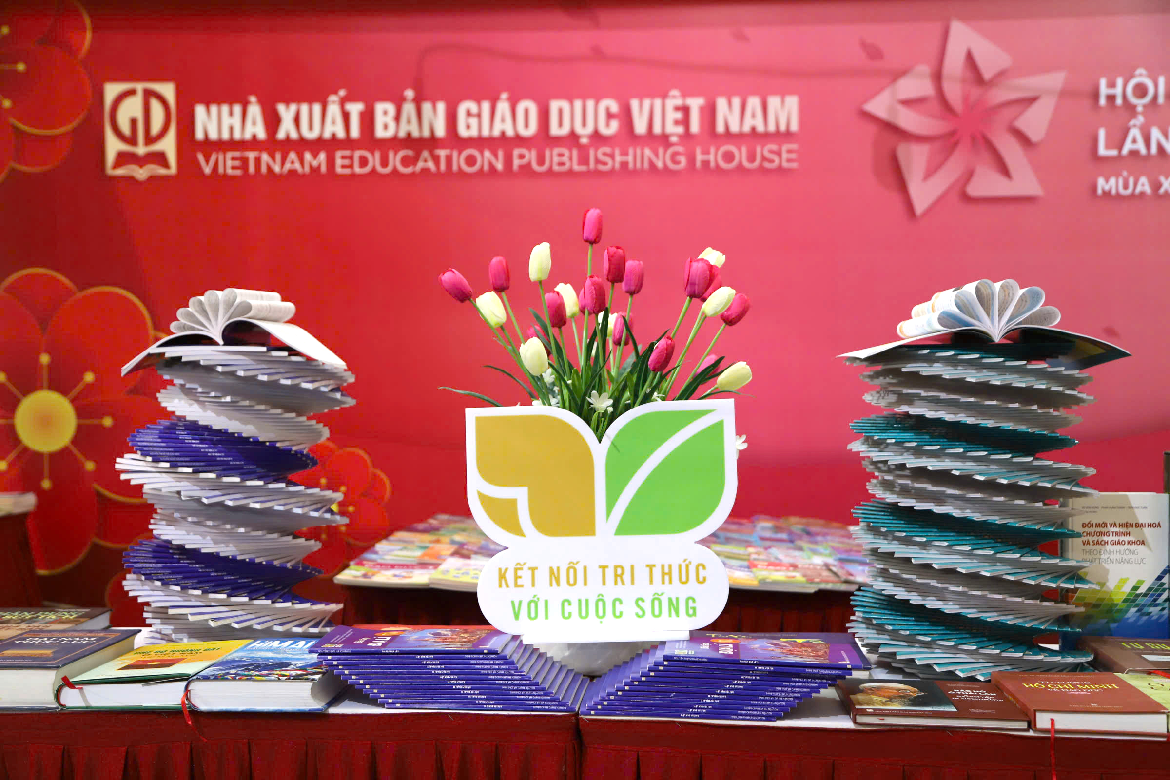 Nhà xuất bản Giáo dục Việt Nam tham gia Hội chợ Mùa Xuân 2026