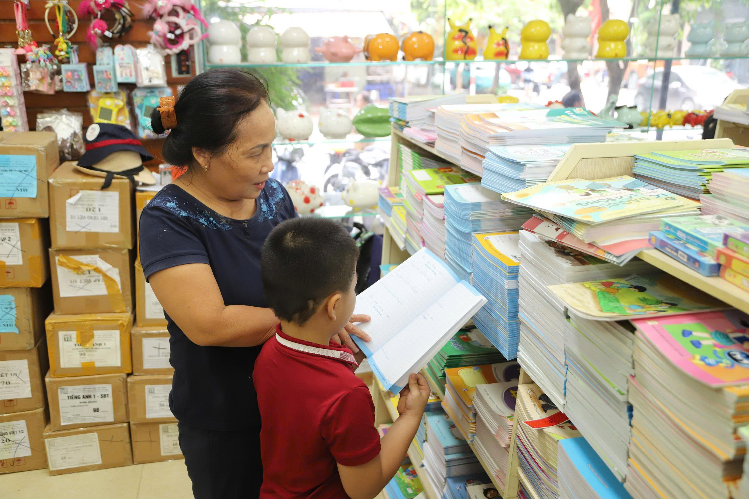 NXBGDVN CHỦ ĐỘNG NGUỒN CUNG, ĐẢM BẢO ĐỦ SÁCH GIÁO KHOA CHO HỌC SINH TRƯỚC THỀM NĂM HỌC MỚI 2026 - 2027