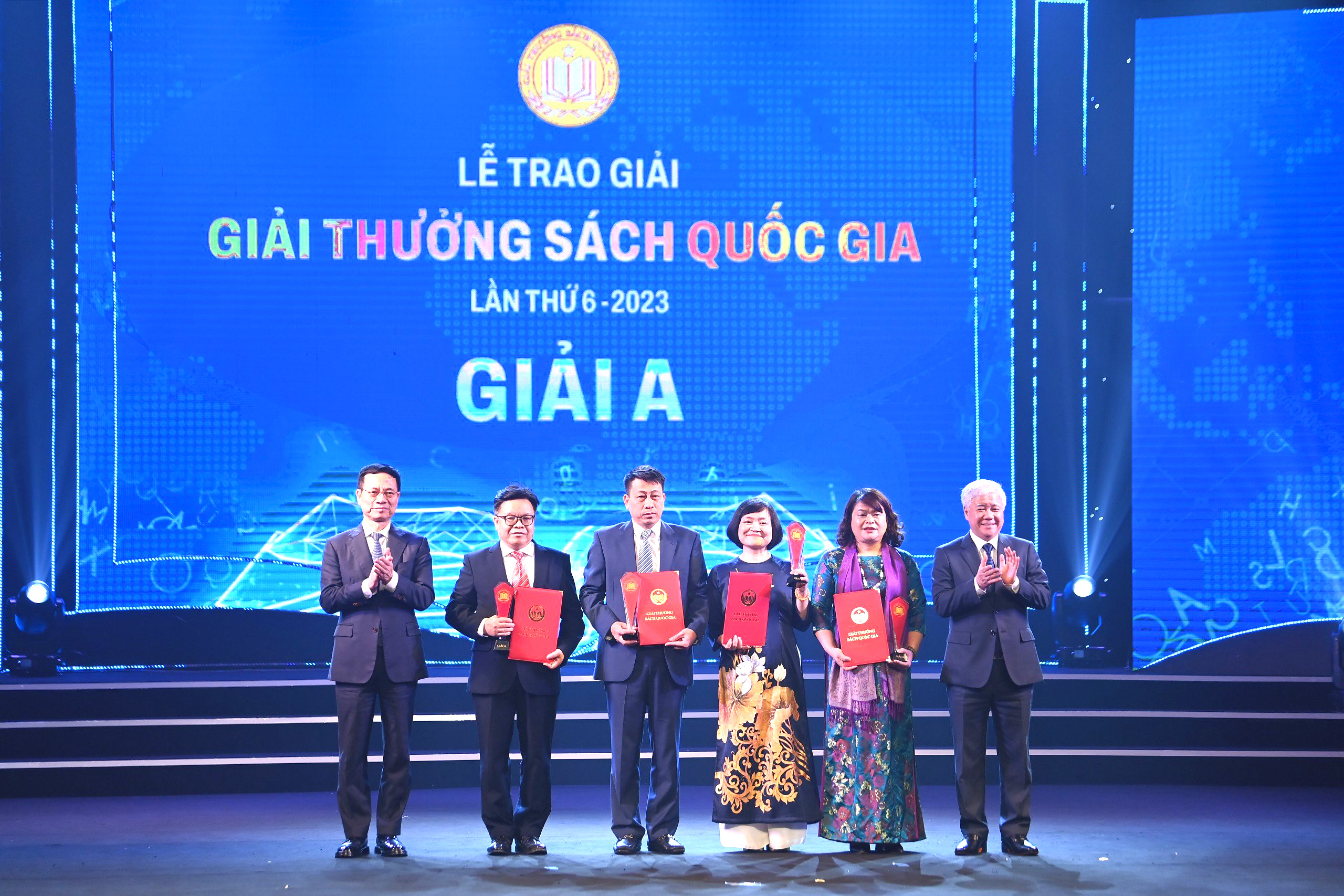Bộ sách “Chào tiếng việt” của Nhà xuất bản giáo dục Việt Nam đoạt giải thưởng sách quốc gia lần thứ sáu