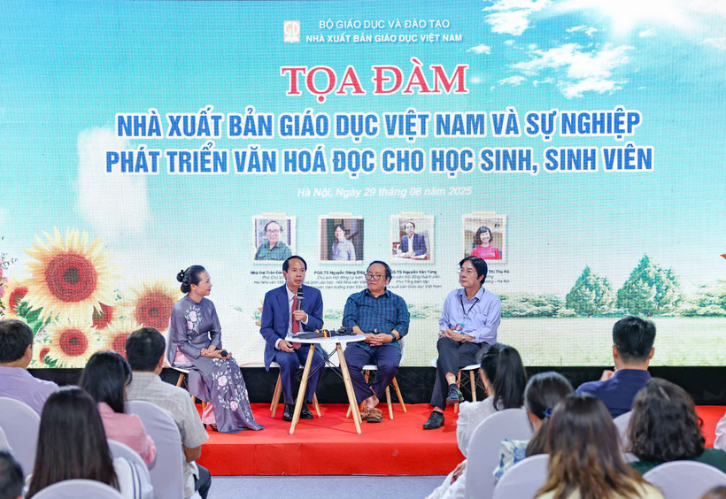 NXBGDVN tọa đàm với chủ đề “Nhà xuất bản Giáo dục Việt Nam trong sự nghiệp phát triển văn hóa đọc cho học sinh - sinh viên