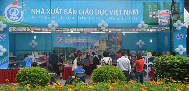 Nhà xuất bản Giáo dục Việt Nam tham gia Hội sách nhân Ngày Sách Việt Nam lần thứ 4 năm 2017