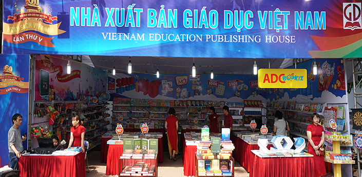 Nhà xuất bản Giáo dục Việt Nam tham gia Hội sách nhân Ngày sách Việt Nam lần thứ 5 năm 2018