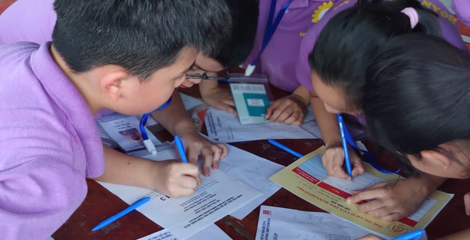 Học sinh ở 28 tỉnh thành thi giải toán bằng tiếng Anh
